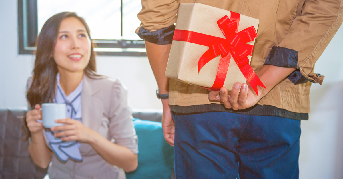 Man with surprise gift for girlfriend