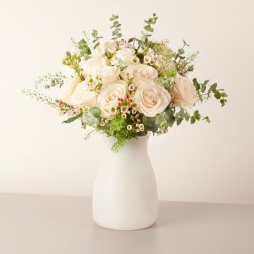 Product photo for Oddech komfortu: białe róże i thlaspi