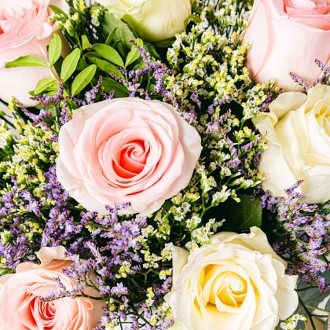 Espoir Éternel : Eucalyptus et Roses highlight
