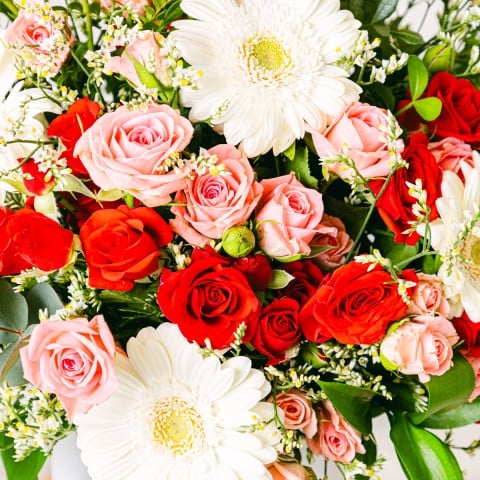 Pure Heart Mom: Spray Roses and Mini Gerberas highlight