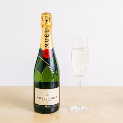Moët & Tatlı Kucaklama: Çikolata Hediye Sepeti highlight