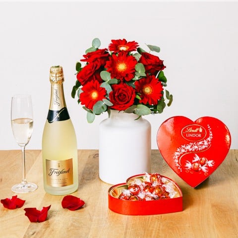 Love in Bloom: Cava and chocolates
