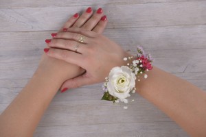 78 FloraQueen EN DIY With Flowers: Floral Bracelet