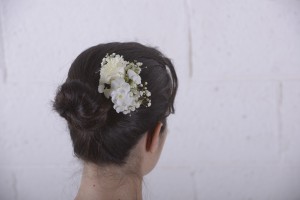 11 FloraQueen EN DIY With Flowers: Floral Hair Slide