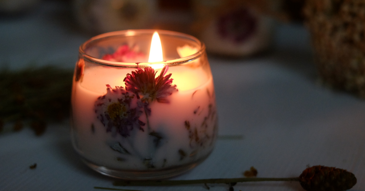 Dried flower candle