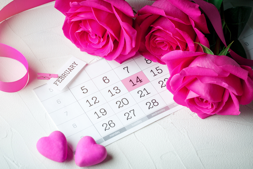Valentines day calendar and roses