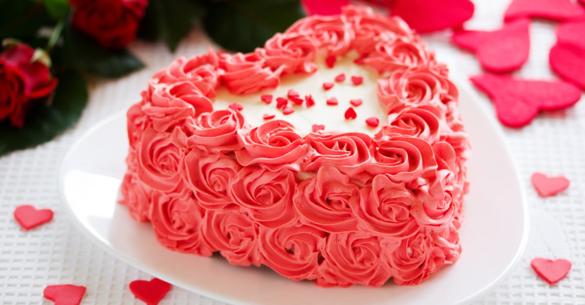 Valentine's cake birthday roses