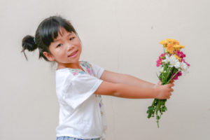 shutterstock 1232163943 FloraQueen How to Send Flowers to Someone