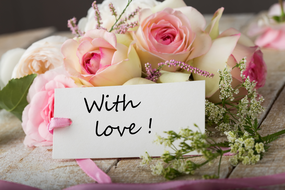 shutterstock 141257842 FloraQueen EN Flowers for Your First 10 Wedding Anniversaries