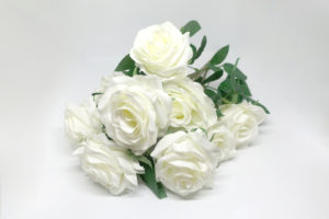 shutterstock 1621017946 FloraQueen EN What Do White Roses Mean and Symbolize?