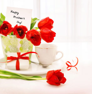 shutterstock 129152768 FloraQueen Find the Perfect Words to Tell Your Mom with Mother's Day Messages