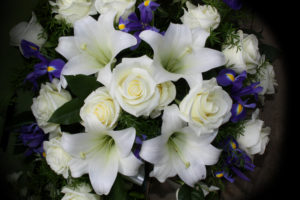 shutterstock 54181264 FloraQueen EN Tips for Sending Condolence Flowers