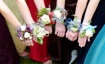 shutterstock 623998178 FloraQueen Prom Corsage Is a Beautiful Flower Design That Decorates a Girl’s Wrist for the Prom
