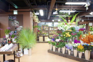 shutterstock 204253924 FloraQueen What to Look for When Searching the Internet for "Flower Store near Me?"
