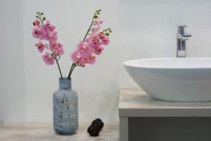 shutterstock 623831351 min FloraQueen EN You shouldn’t keep plants in your bedroom?