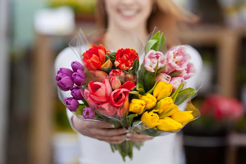 shutterstock 142786387 FloraQueen EN Buy a Flower Gift for Your Close Friends
