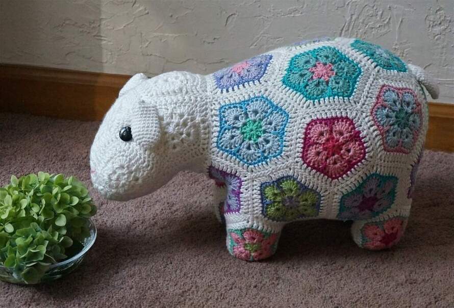 crocheted happy lamb, african flower design, heidi bears design