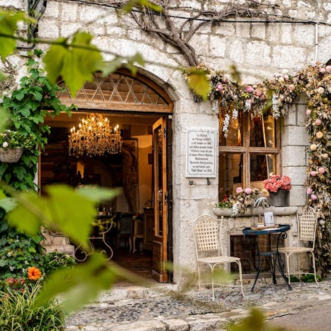 How to Send Flowers in European Cities with Floraqueen - Flora Queen