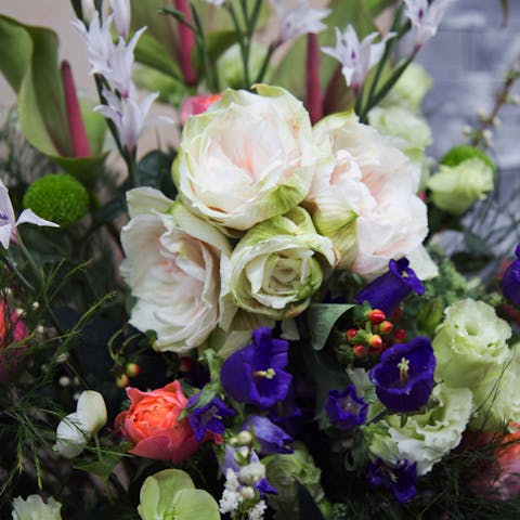 Learn More about Funeral Wreaths to Show Your Deepest Sympathies - Flora Queen