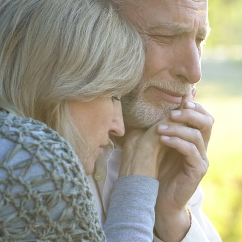 How to Express Condolences - Flora Queen