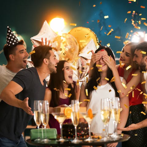 Happy Birthday Friend: How to Plan and Celebrate Your Friend’s Birthday - Flora Queen