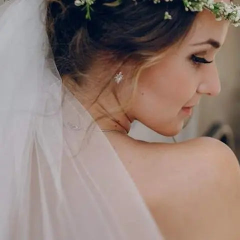 Traditional-wedding-dresses-from-around-the-world Flora Queen