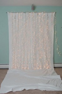 33-DIY-Sparkling-String-Light-Photo-Booth-Backdrop