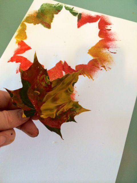 feuilles peintes
