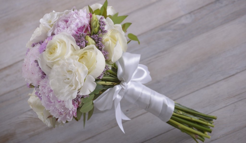 kwiaty-na-ślub-diy-floraqueen-gratulacje-1024x598