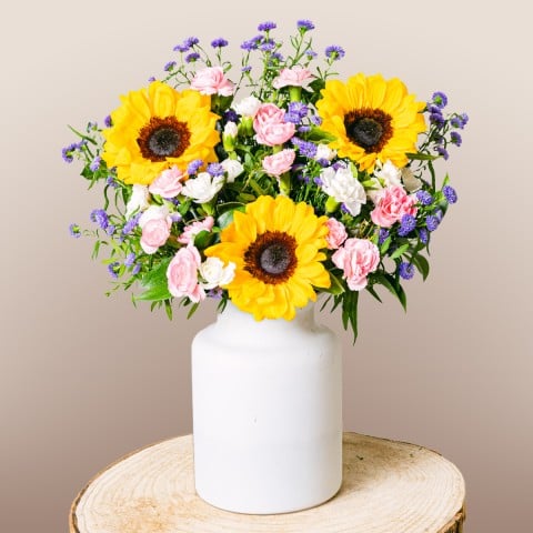 Vibrant Sunset : Tournesols et Limonium Vibrant Sunset : Tournesols et Limonium