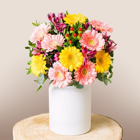 Souhaits Ensoleillés : Gerberas et Alstroemères Souhaits Ensoleillés : Gerberas et Alstroemères